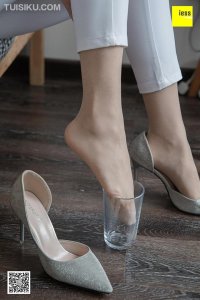 [IESS异思趣向] 2019.03.11 丝享家438：《小羽OL白长裤》小羽 [95P-77M]_8