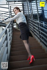 [IESS异思趣向] 2018.12.28 丝享家390：《被风吹乱的裙摆》紫紫 [95P-45M]_6