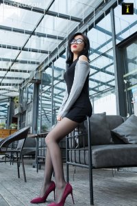 [IESS异思趣向] 2019.12.01 丝享家628：《冬季专属绒面高跟》可乐 [82P-35M]_9