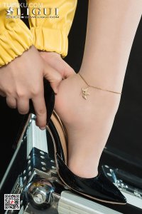 [Ligui丽柜] 2020.03.04 《性感赛道女郎》安娜 [50+1P-22M]_4