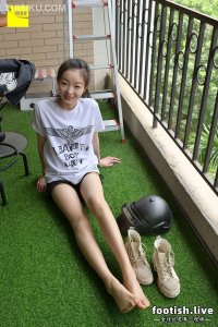 [IESS异思趣向] 2019.12.03 普惠集169 《腿霸的一组日常随拍》腿霸 [92P-125M]_9