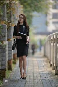 [IESS异思趣向] 2020.02.01 普惠集177 《跟拍上班的云芝》云芝 [73P-62M]_2