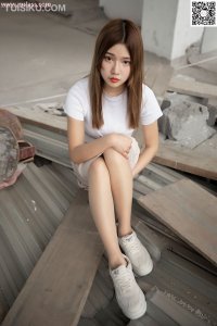 [MSLASS梦丝女神] 2019.08.29 《废墟的小白鞋 小除夕》 [53+1P-505M]_7
