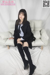 [MSLASS梦丝女神] 2020.01.07 《小盐 黑风衣下的美腿》 [63+1P-418M]_2