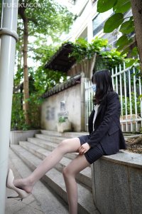 [袜小喵] 2020.10.15 KT240 《请保持1米以上距离》 [98+1P-202M]_4