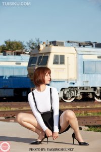 [妖精社] 2020.11.28 T2042 《唐飞飞-逆光车站》 [75P-416M]_2