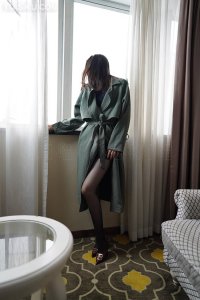 [袜小喵] 2021.12.22 KT331 《风衣》 [67+1P-117M]_1