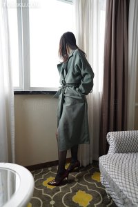 [袜小喵] 2021.12.22 KT331 《风衣》 [67+1P-117M]_3