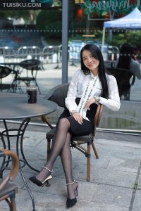 [IESS异思趣向] 2022.01.02 丝享家980：《性感OL窄裙》婉萍 [90P-100M]_3