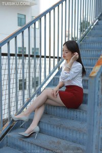 [IESS异思趣向] 2022.01.06 丝享家984：《性感红色包臀裙》小婕 [87P-105M]_3