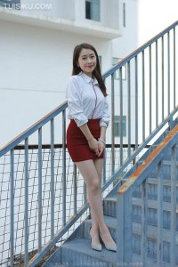 [IESS异思趣向] 2022.01.06 丝享家984：《性感红色包臀裙》小婕 [87P-105M]_9