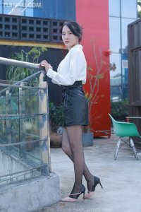 [IESS异思趣向] 2022.02.22 丝享家1024：《黑丝皮裙街拍》婉萍 [87P-93M]_5
