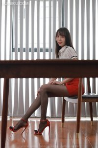 [IESS异思趣向] 2022.03.13 丝享家1040：《红裙长腿OL》团团 [98P-110M]_9