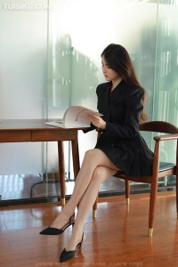 [IESS异思趣向] 2022.03.16 丝享家1043：《黑色百褶裙》小宝 [79P-76M]_5