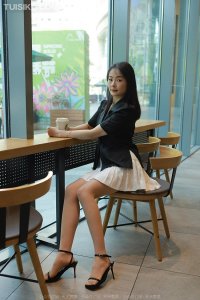 [IESS异思趣向] 2022.04.03 丝享家1058：《简约黑色凉鞋》小金 [85P-82M]_1