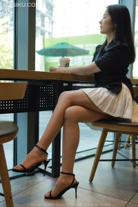 [IESS异思趣向] 2022.04.03 丝享家1058：《简约黑色凉鞋》小金 [85P-82M]_2