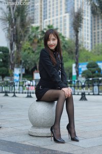 [IESS异思趣向] 2022.04.24 丝享家1076：《红唇黑丝》美子 [89P-101M]_1