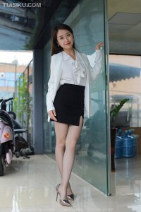 [IESS异思趣向] 2022.05.12 丝享家1092：《冷艳黑丝》小婕 [82P-81M]_1