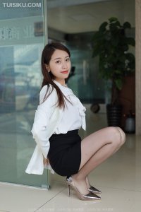 [IESS异思趣向] 2022.05.12 丝享家1092：《冷艳黑丝》小婕 [82P-81M]_4