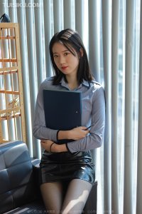 [IESS异思趣向] 2022.10.03 丝享家1215：《黑丝合同》红龙 [91P-100M]_7