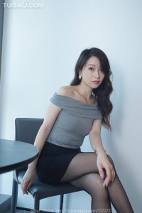 [IESS异思趣向] 2023.07.31 丝享家1473：《紧身的包臀裙》小婕 [85P-71M]_4