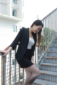 [IESS异思趣向] 2023.09.28 丝享家1524：《黑白灰渐变》小婕 [84P-113M]_1