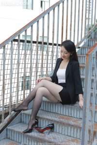 [IESS异思趣向] 2023.09.28 丝享家1524：《黑白灰渐变》小婕 [84P-113M]_9