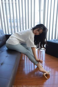 [IESS异思趣向] 2023.09.04 丝享家1503：《白T牛仔裤里丝》兔兔 [87P-83M]_8