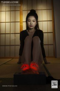 [Ligui丽柜] 2023.11.27 《唇享欲足-私人定制》甜甜 [50+1P-31M]_1
