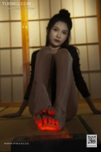 [Ligui丽柜] 2023.11.27 《唇享欲足-私人定制》甜甜 [50+1P-31M]_3