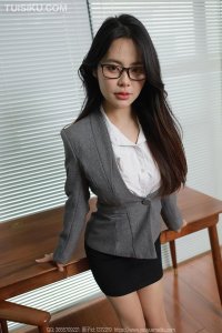 [IESS异思趣向] 2024.02.19 丝享家1647：《椅子男友》兔兔 [89P-71M]_1