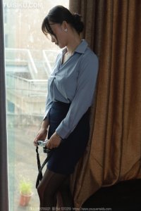 [IESS异思趣向] 2024.08.23 丝享家1807：《美女记者》秋秋 [86P-236M]_2