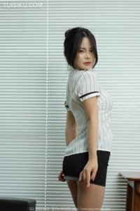 [IESS异思趣向] 2024.08.13 丝享家1798：《短裙女秘》兔兔 [89P-185M]_4