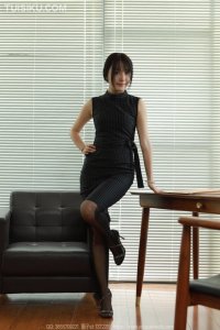[IESS异思趣向] 2024.09.10 丝享家1822：《条纹包臀裙》婉萍 [89P-78M]_1