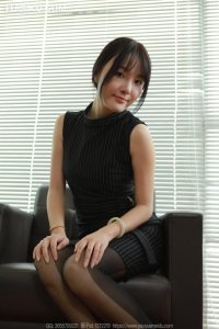 [IESS异思趣向] 2024.09.10 丝享家1822：《条纹包臀裙》婉萍 [89P-78M]_8