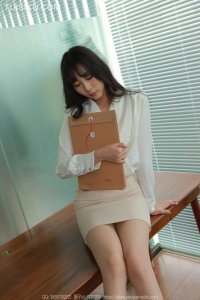 [IESS异思趣向] 2024.11.04 丝享家1869：《白鞋长腿》团团 [98P-75M]_5