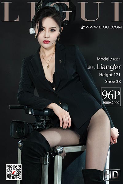 [Ligui丽柜] 2019.02.08 精品图集 《美脚色像师》凉儿 [96+1P-47M]